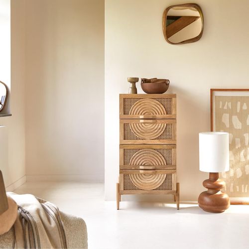 Kommode Sina aus massivem Mangoholz und Rattan