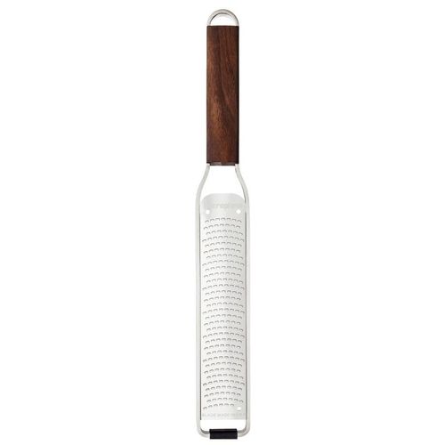 Microplane Reibe Master , Walnuss , Holz, Metall, Kunststoff , Nussbaum , 31x3.9x1.5 cm , Kochen, Küchenhelfer, Küchenreiben