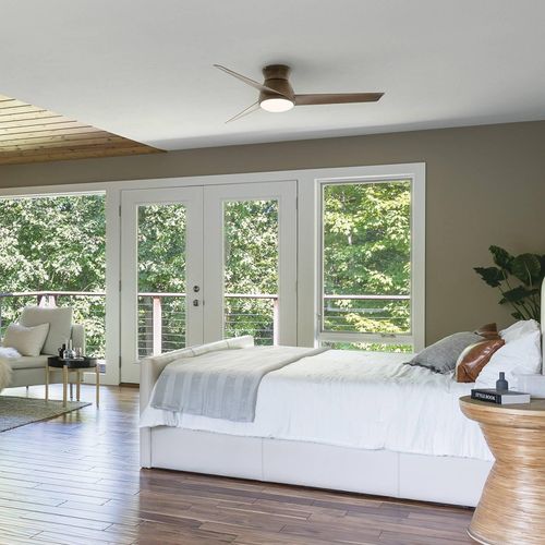 LED-Deckenventilator Eris, IP44, walnuss