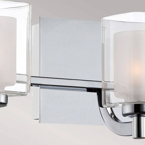Wandleuchte Kolt IP44 mit doppeltem Glasschirm, dreiflammig