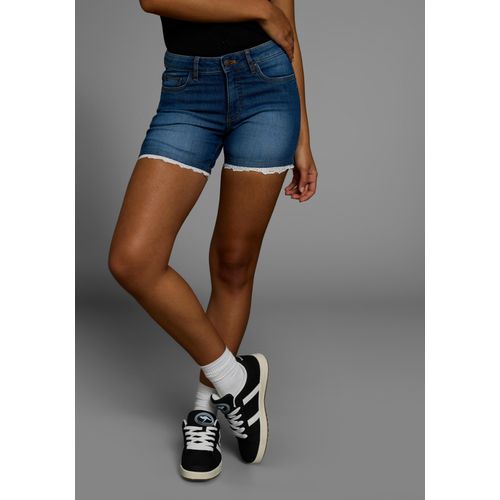 Jeansshorts KANGAROOS, Damen, Gr. 34, N-Gr, blau (blau used), Denim/Jeans, Spitze, Obermaterial: 81% Baumwolle, 17% Polyester, 2% Elasthan, casual, figurbetont kurz, Jeans, mit Spitze