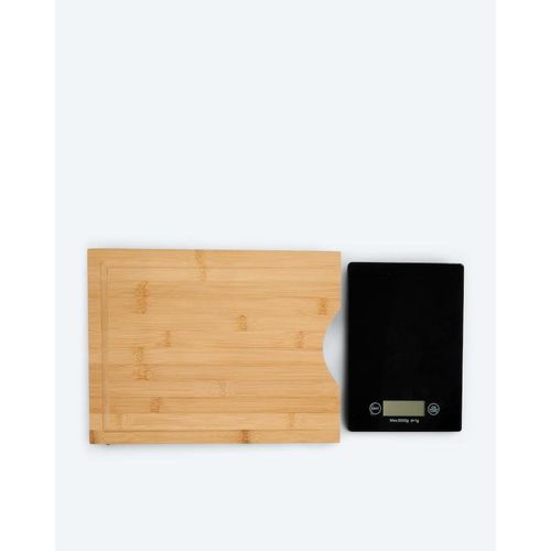 Schneidebrett mit Waage