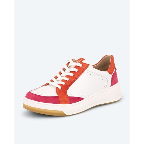 Sneaker im Farbmix