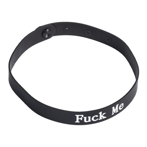 Halsband mit Aufschrift FUCK ME