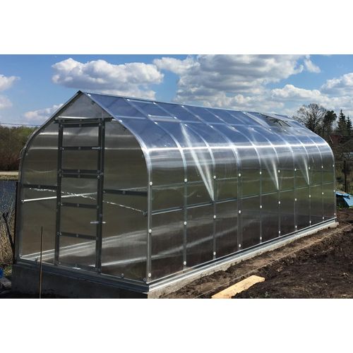 Gewächshaus KLASIKA STANDART 15 (2,5 x 6 m) mit fundament, 4 mm Polycarbonat und dachluken mit automatischen Öffnern.