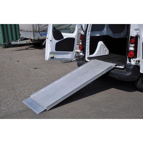 FORMAT Breitrampen m. Rand Typ 2400L-700V