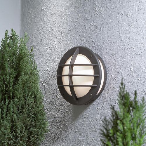 Konstsmide Oden Wandleuchte schwarz lackiertes Aluminium, opales Acrylglas, Hand EU 515-752
