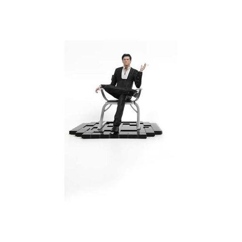 Mass Effect PVC Statue Illusive Man 20 cm