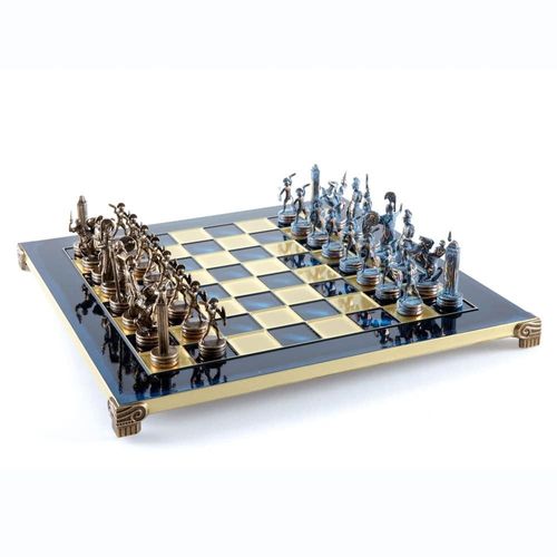 Schach mit griechischen Figuren.