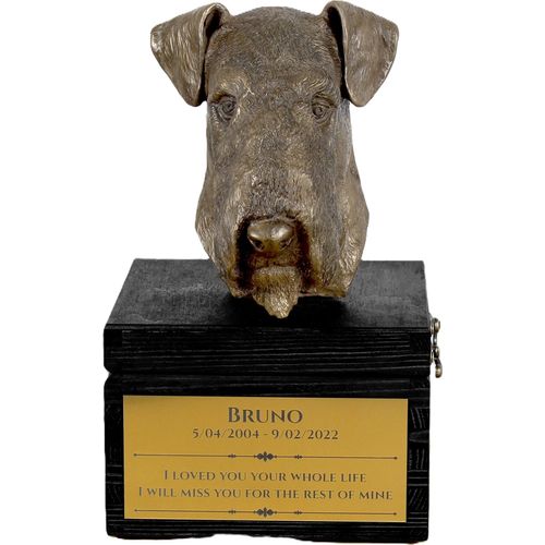Airedale Terrier, Waterside Terrier - eine Urne mit Gravur und Hundeskulptur, letzter Abschied, handgefertigtes Produkt der Marke Art-Dog