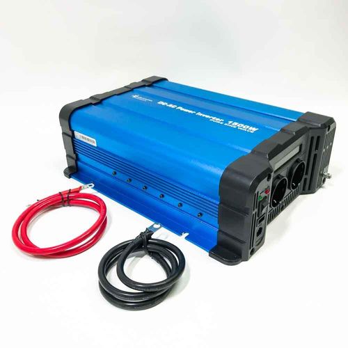 SOLARTRONICS Spannungswandler FS1500D 12V 1500 Watt mit Display - Wechselrichter 12v auf 230v - Reiner Sinus - LiFePO4/Lithium, Blei-, Gel oder AGM-Batterie kompatibel - USB - Fernbedienung optional