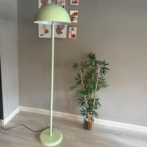 Moderne Stehlampe aus Metall mit E27, Verstellbarer Lampenschirm