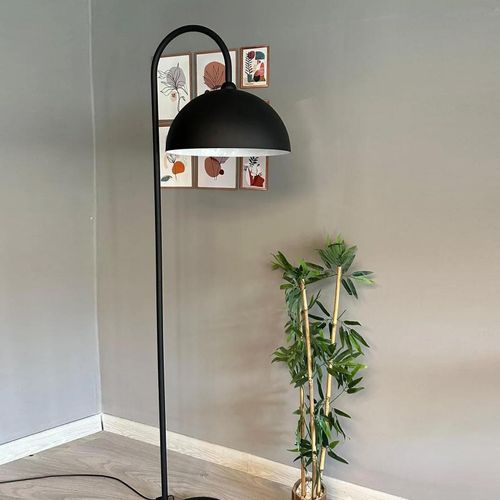 Schwarze Stehlampe Moderne Dekorative Stehlampe aus Metall