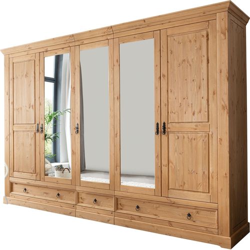 Kleiderschrank 