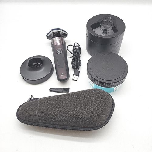 Philips Rasierer Herrenpflege Series 7000 S7886 55 Nass und Trockenrasierer Trimmer Reinigung