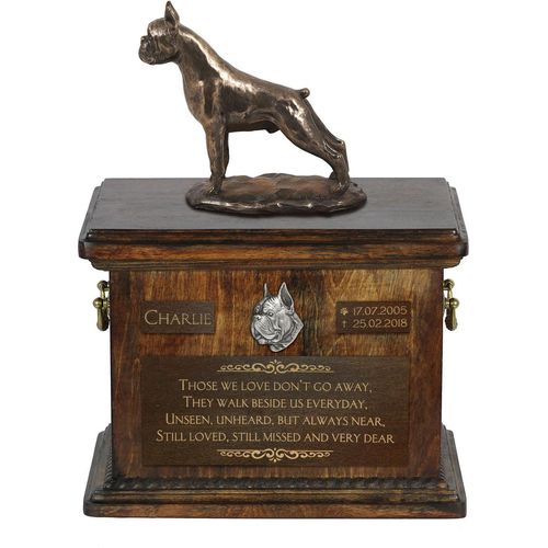 Boxer, Deutscher Boxer I - Eine Urne für die Asche eines Hundes, eine Urne mit einer Statue, eine personalisierte Hundeurne von der Marke Art-Dog.