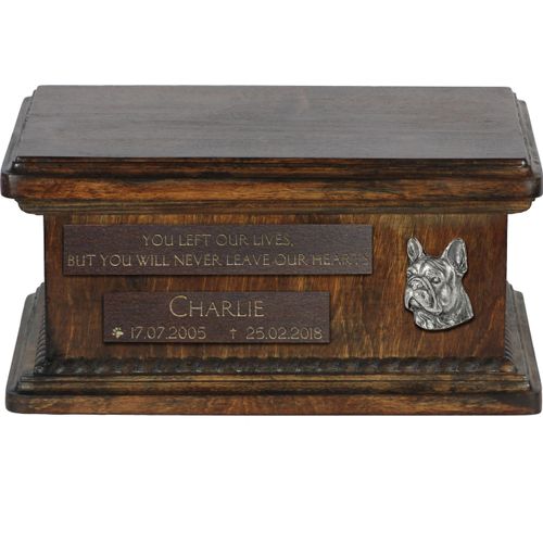 Französische Bulldogge II - hölzerne Urne für die Asche eines Hundes, personalisierte Urne mit Gravur, kleine Urne für Hundesasche von der Marke Art-Dog