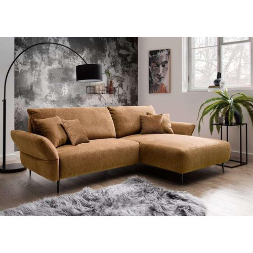 Ecksofa Vardo von Benformato | Mikrofaser mit verstellbaren Armlehnen und beidseitiger Montage | Farbe: Curry