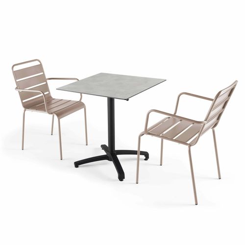 Tisch 70x70 cm neigbar hellgrau und 2 taupefarbene Metallstühle - Oviala Opéra
