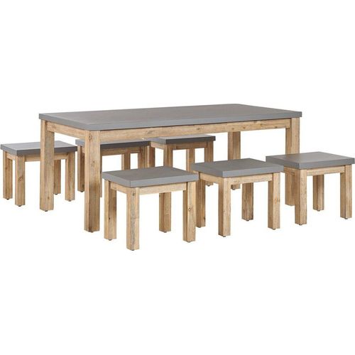 BELIANI Gartenmöbel Set Tisch 6 Hockern Grau / Heller holzfarbton Faserzement / Akazienholz Indoor & Outdoor Garten Schlafzimmer Wohnzimmer