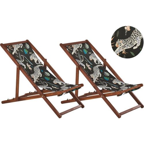 BELIANI Liegestühle 2er Set aus dunklem Akazienholz mit schwarzem Bezug zusammenklappbar Gepardenmotiv Gartenausstattung Outdoor Gartenzubehör Modern