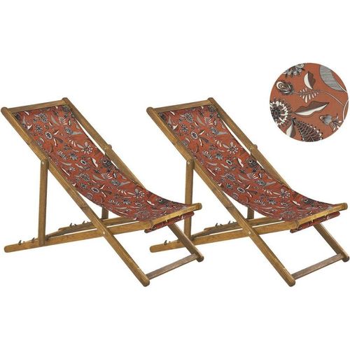 BELIANI Liegestühle 2er Set aus hellem Akazienholz mit rotem Bezug zusammenklappbar Pflanzenmotiv Gartenausstattung Outdoor Gartenzubehör Modern