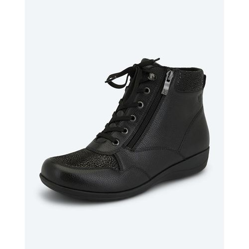 Boot in H-Weite
