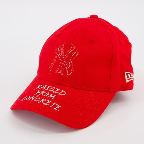 Rote Baseballkappe mit New York Yankees Teamlogo