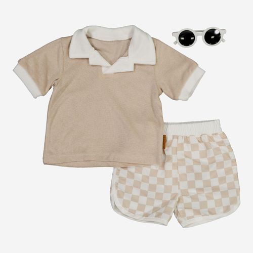 3-teiliges beigefarbenes Badebekleidung mit Sonnenbrille