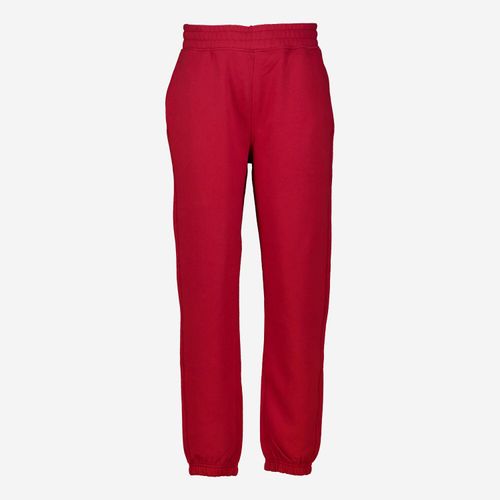 Rote Jogginghose