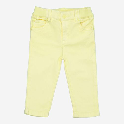 Gelbe Hose mit Ananas-Motiven