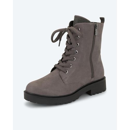 Boot mit Schnürung