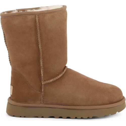UGG Clasdsic Short II Stiefel Braun