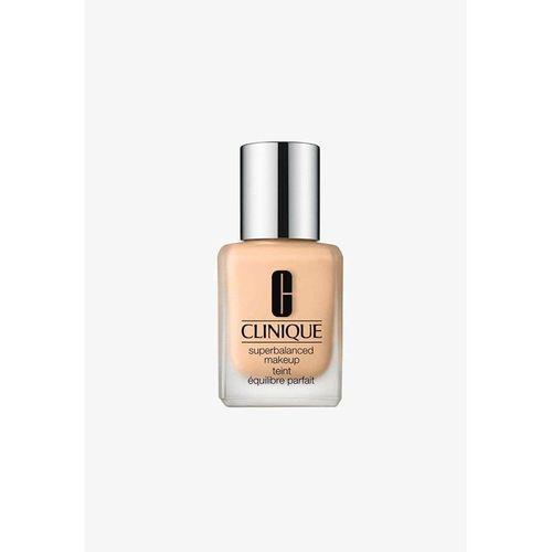 Clinique Superbalanced Makeup