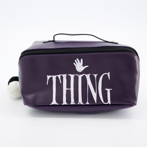 Violette Kosmetiktasche mit Wednesday-Motiv