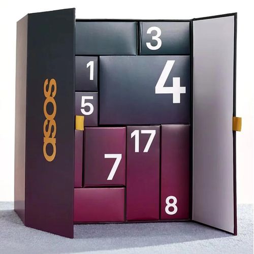 ASOS Fraue Adventskalender 2025 – Gesicht, Körper r 26-tlg Beauty-Advent Kalender mit Hautpflege, Make-up, Damen & Mädchen ( Wert 400 )