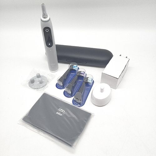 Oral B elektrische Zahnbürste Zahnpflege iO Series 6 Plus Edition leistungsstark modern