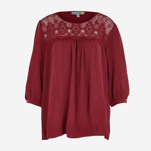 Rotes Oberteil mit Spitze und Dreiviertelärmel Image