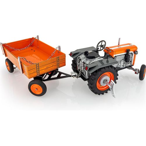 Satz Kubota-Traktor mit KOVAP-Walze
