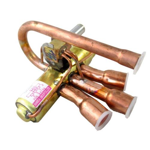 Wolf Vierwegeumschaltventil 2071957 mit Verrohrung BWL-1S-07