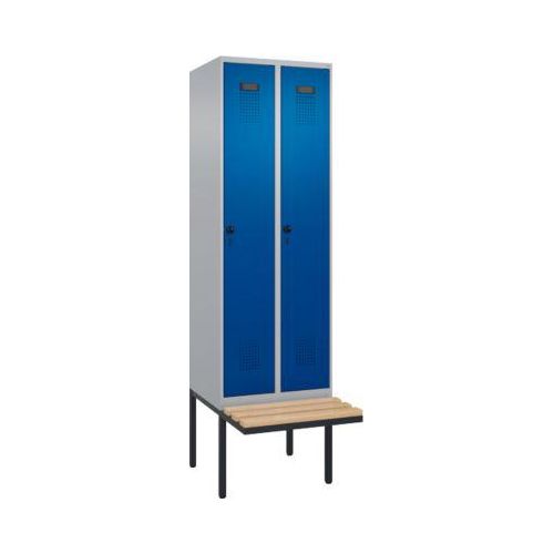 Kleiderspind C+P Evolo Plus, 2 Abteile à 300 mm Breite, schwebende Sitzbank, B 600 x T 815 x H 2120 mm, Drehriegel, weißaluminium/enzianblau