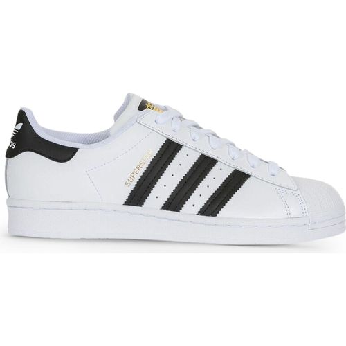 Adidas Superstar Weiß/Schwarz - Herren Sneaker - EG4958 adidas superstar, adidas superstar herren, adidas superstar adidas, adidas superstar schwarz, adidas superstar kaufen, schwarzer adidas superstar, adidas superstar foundation, adidas schuhe. adidas trainer, adidas supertar schwarz weiß