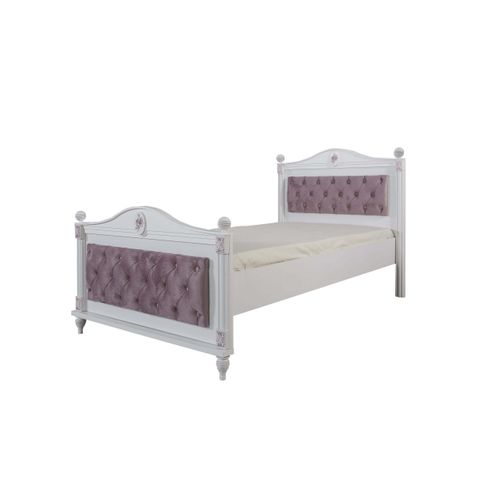 Bett Goldi in romantischem Design