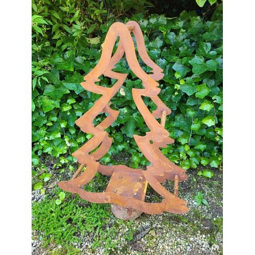 Edelrost Baum für Anfeuerholz