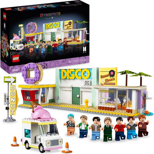 LEGO 21339 Ideas BTS Dynamite Musikvideo Set mit 7 Minifiguren der berühmten K-Pop Band, Merchandise Sammler-Geschenk-Idee für Fans