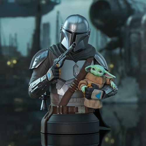 Star Wars: The Mandalorian with Grogu 15 cm