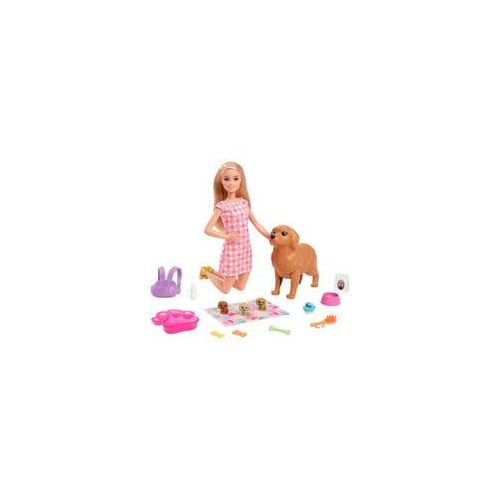 Puppe mit Hund und Welpen