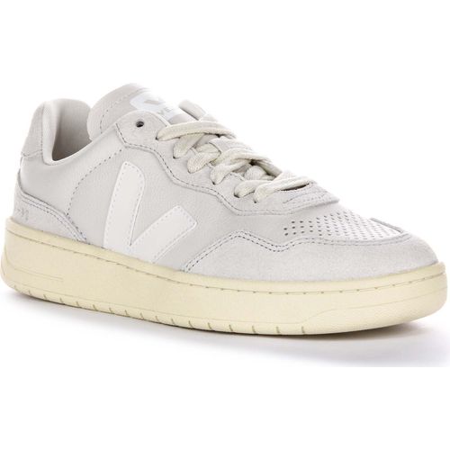 Herren Sneaker aus Leder Veja V 90 mit seitlichem OT Lederlogo und Wildlederpanel in Hellgrau – 6 Großbritannien - 40 EU - 7 USA / Hellgrau