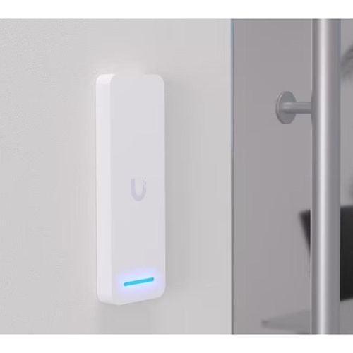 Manipulationssicherer Zutrittsleser mit Hub für 1 Tür, IP55, NFC, PoE+