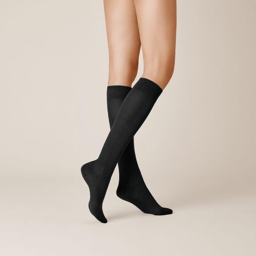 Kniestrümpfe KUNERT "FLY&CARE", Damen, Gr. 39-40, schwarz, Baumwollmischung, normal, Socken Kniestrümpfe, Stützwirkung, weich, elegante Optik